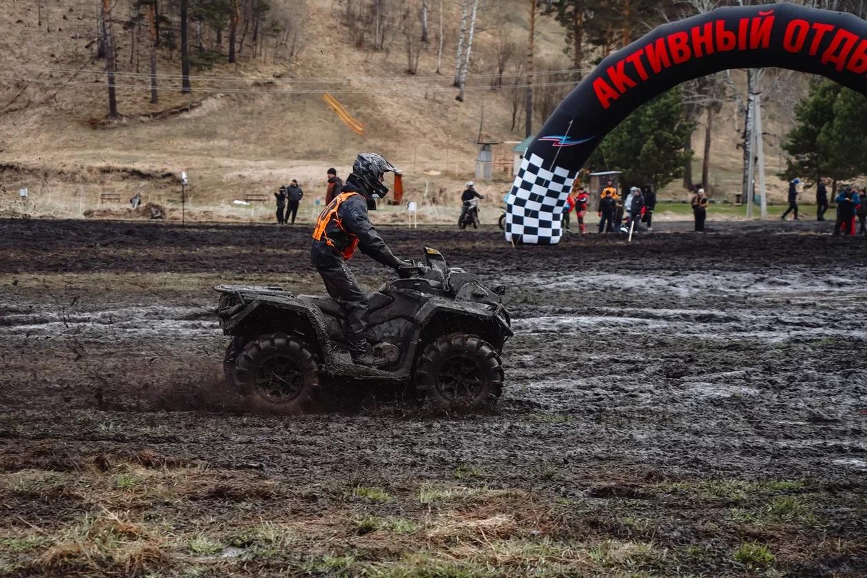Фото В Новосибирске прошел фестиваль «КвадроБум 2025». Фоторепортаж 6 - Сиб.ФМ Фото В Новосибирске прошел фестиваль «КвадроБум 2025». Фоторепортаж 6